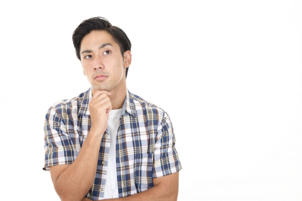 考える男性