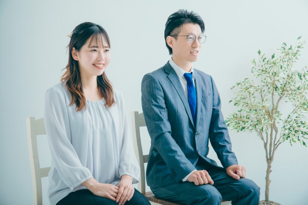 親に挨拶するカップル