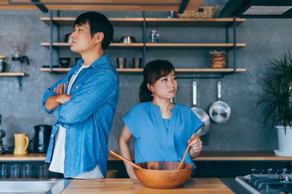 喧嘩する同棲カップル